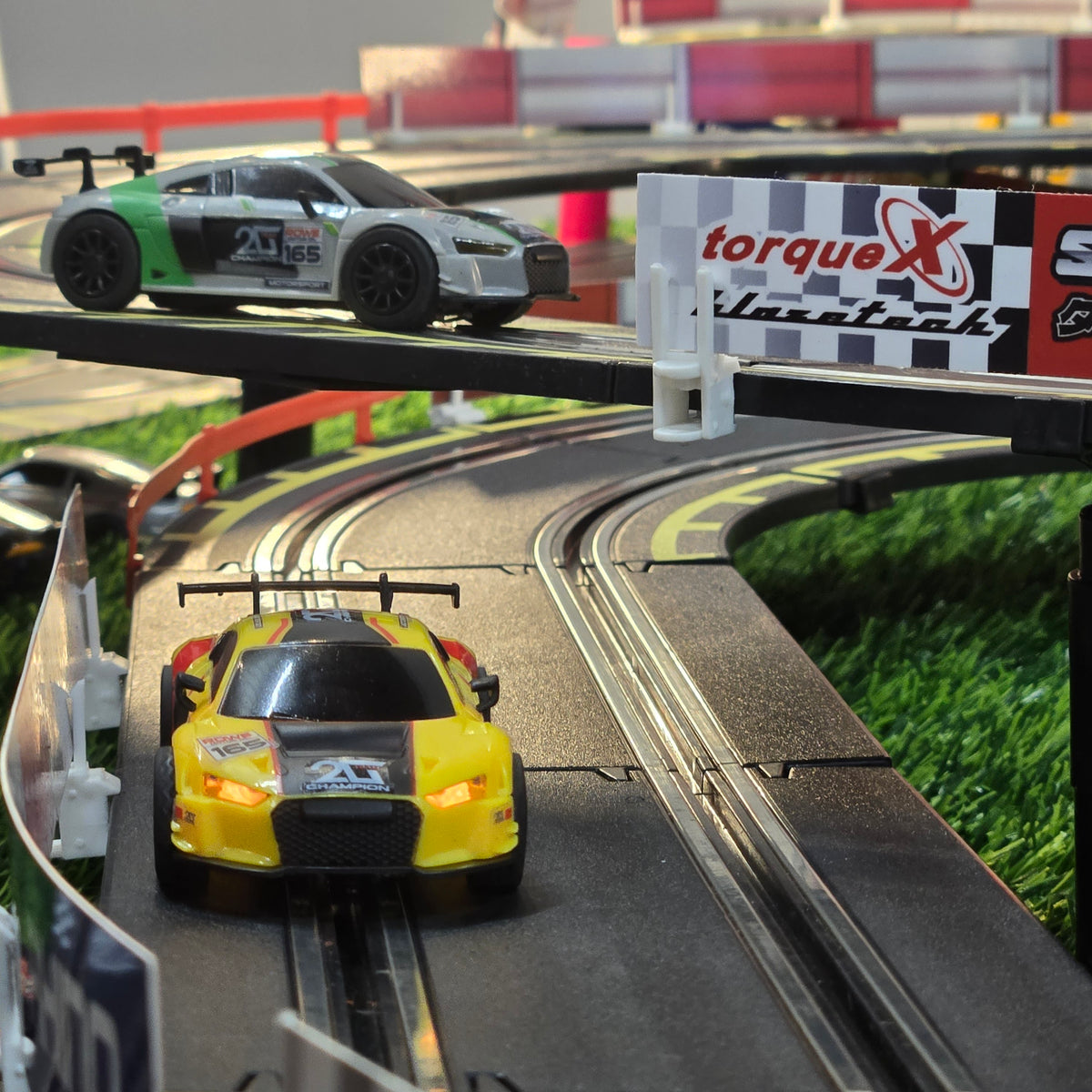 2G Motorsport Track Day Chase – 3.69m Slot Car Set